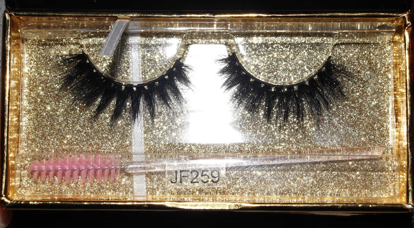 Savanna Lashes